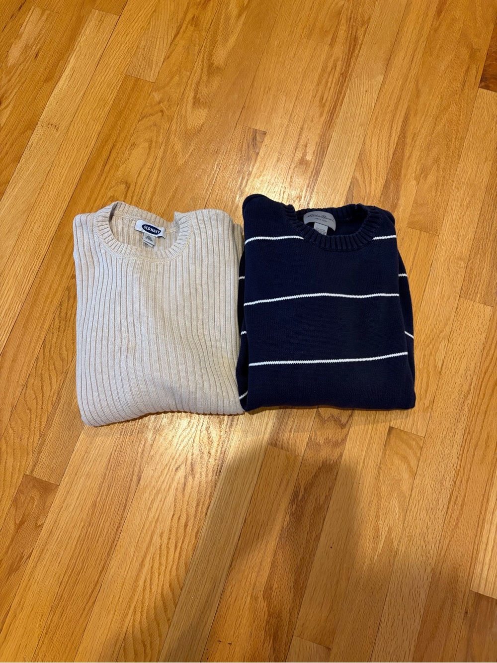 2 Men's Sweater Eddie Bauer Blue and White and Old Navy Cream - size XL